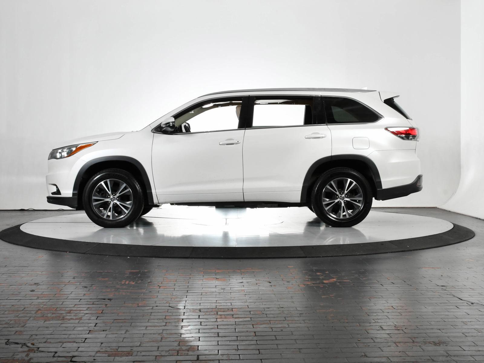 2016 Toyota Highlander Vehicle Photo in DALLAS, TX 75235