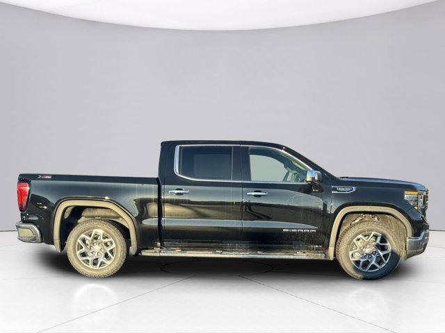 2025 GMC Sierra 1500 Vehicle Photo in LEOMINSTER, MA 01453-2952