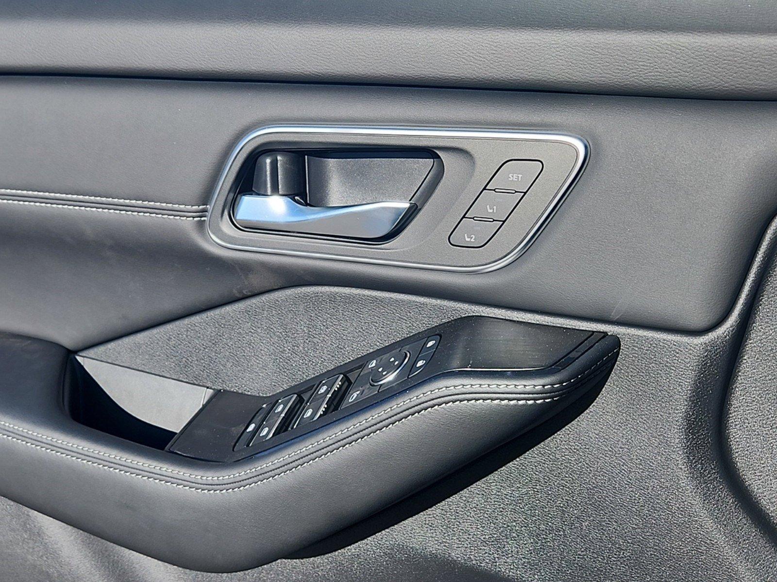 2025 Nissan Rogue Vehicle Photo in Albuquerque, NM 87110