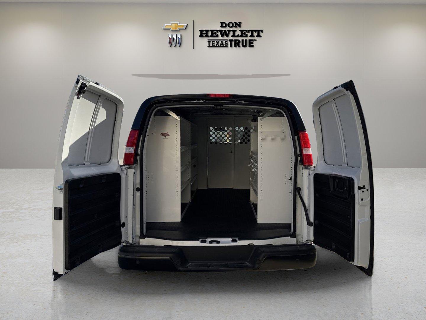 2024 Chevrolet Express Cargo 2500 Vehicle Photo in GEORGETOWN, TX 78626-7508