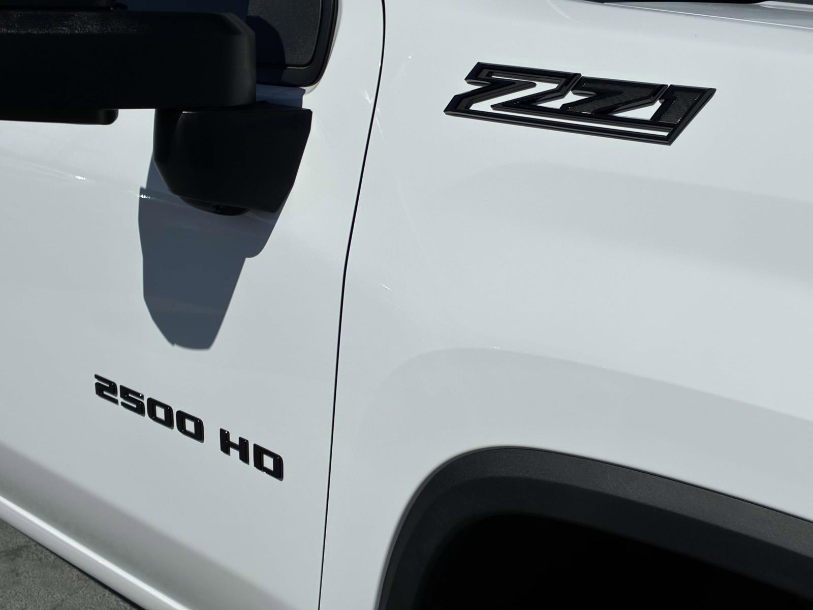2025 Chevrolet Silverado 2500 HD Vehicle Photo in LOS ANGELES, CA 90007-3794