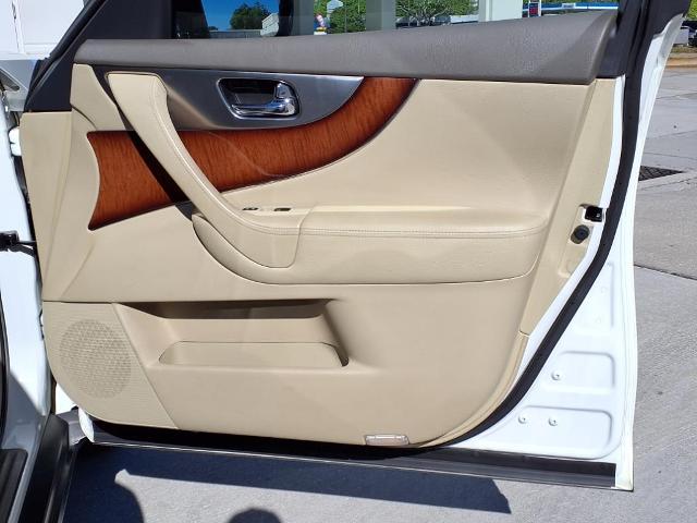 2010 INFINITI FX35 Vehicle Photo in TAMPA, FL 33612-3404