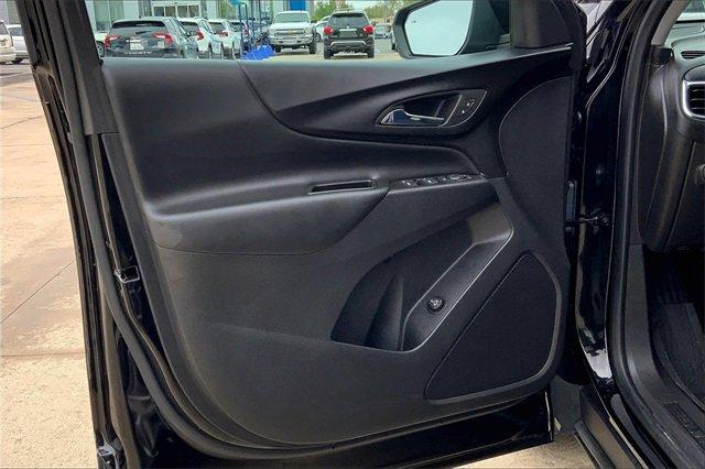 2022 Chevrolet Equinox Vehicle Photo in TOPEKA, KS 66609-0000