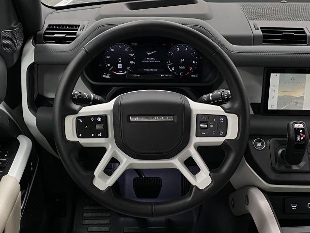 2024 Defender Vehicle Photo in Appleton, WI 54913