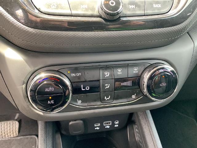 2022 Chevrolet Trailblazer Vehicle Photo in MOON TOWNSHIP, PA 15108-2571