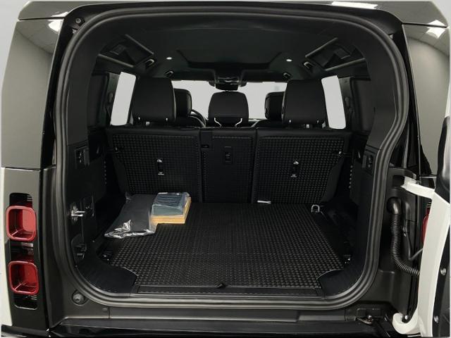 2025 Defender Vehicle Photo in Appleton, WI 54913