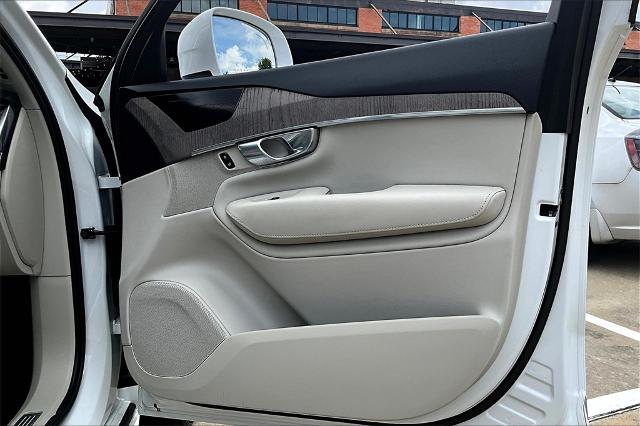 2023 Volvo XC90 Vehicle Photo in Houston, TX 77007