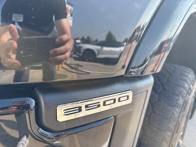 2024 GMC Sierra 3500HD Vehicle Photo in ENGLEWOOD, CO 80113-6708
