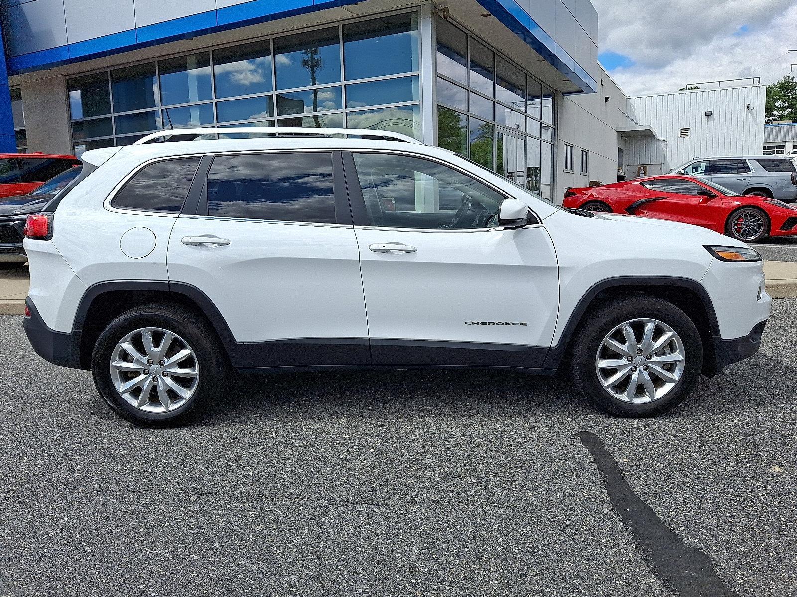2017 Jeep Cherokee Vehicle Photo in BETHLEHEM, PA 18017-9401
