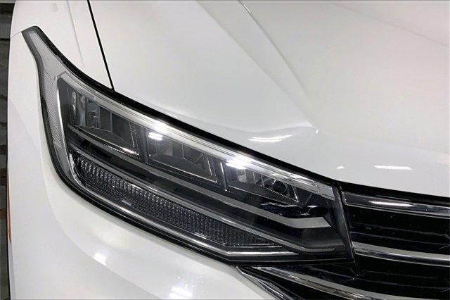 2024 Volkswagen Tiguan Vehicle Photo in KANSAS CITY, MO 64114-4502