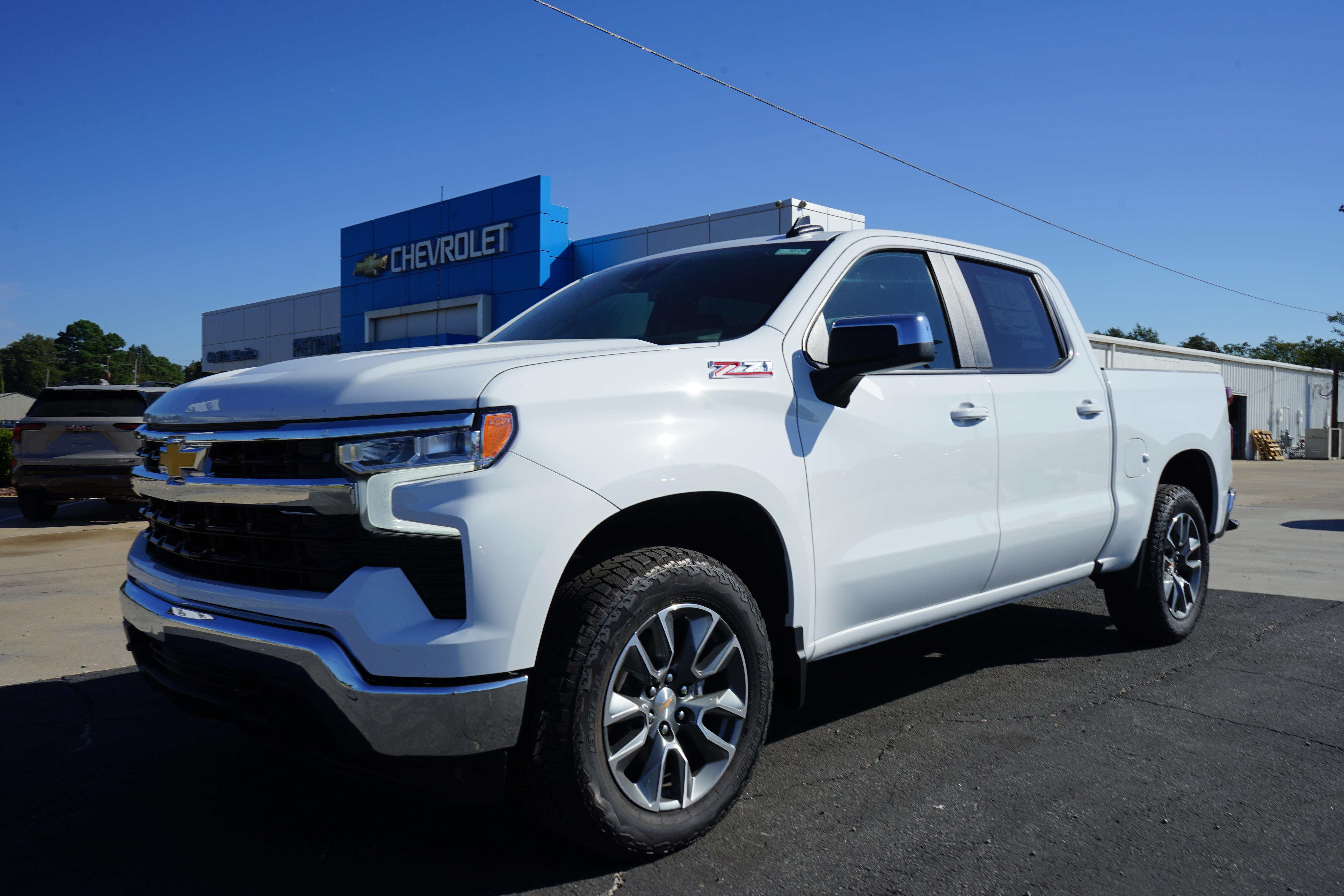 2026 Chevrolet Silverado 1500 LT Crew Cab 4WD