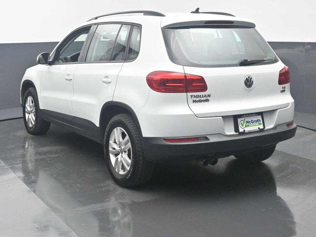 2017 Volkswagen Tiguan Vehicle Photo in Marion, IA 52302