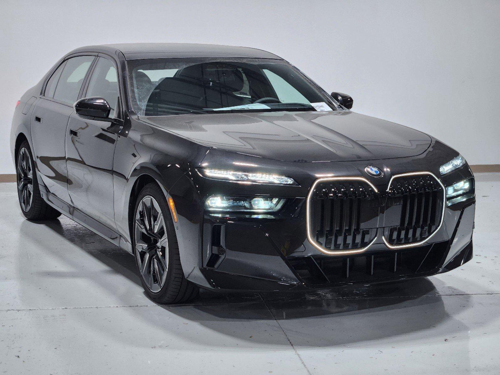 2025 BMW 740i Vehicle Photo in GRAPEVINE, TX 76051