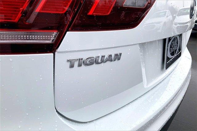 2020 Volkswagen Tiguan Vehicle Photo in KANSAS CITY, MO 64114-4502