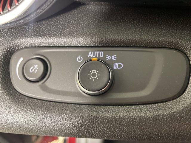 2025 Chevrolet Trax Vehicle Photo in PHOENIX, AZ 85014-3381