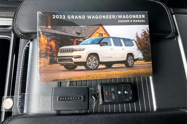 2023 Jeep Wagoneer Vehicle Photo in Kansas City, MO 64114