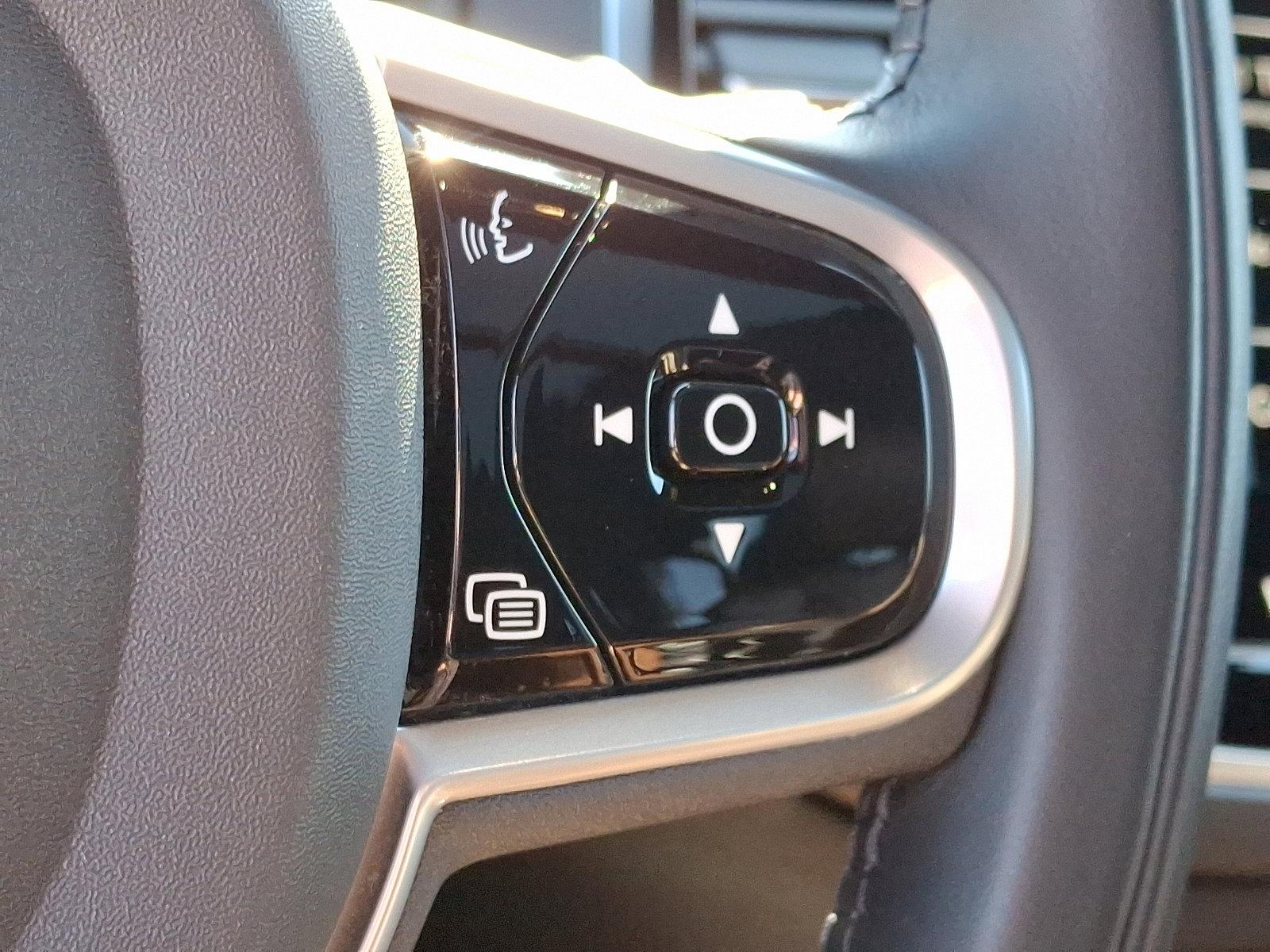 2022 Volvo XC90 Vehicle Photo in Trevose, PA 19053