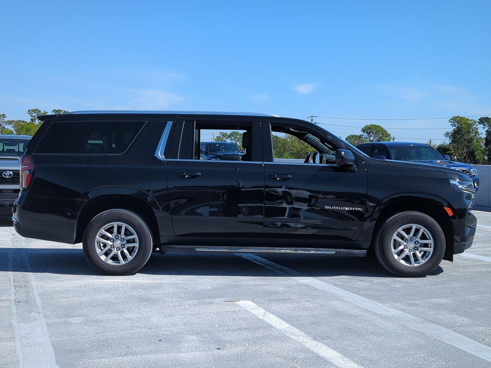 2023 Chevrolet Suburban Vehicle Photo in Ft. Myers, FL 33907