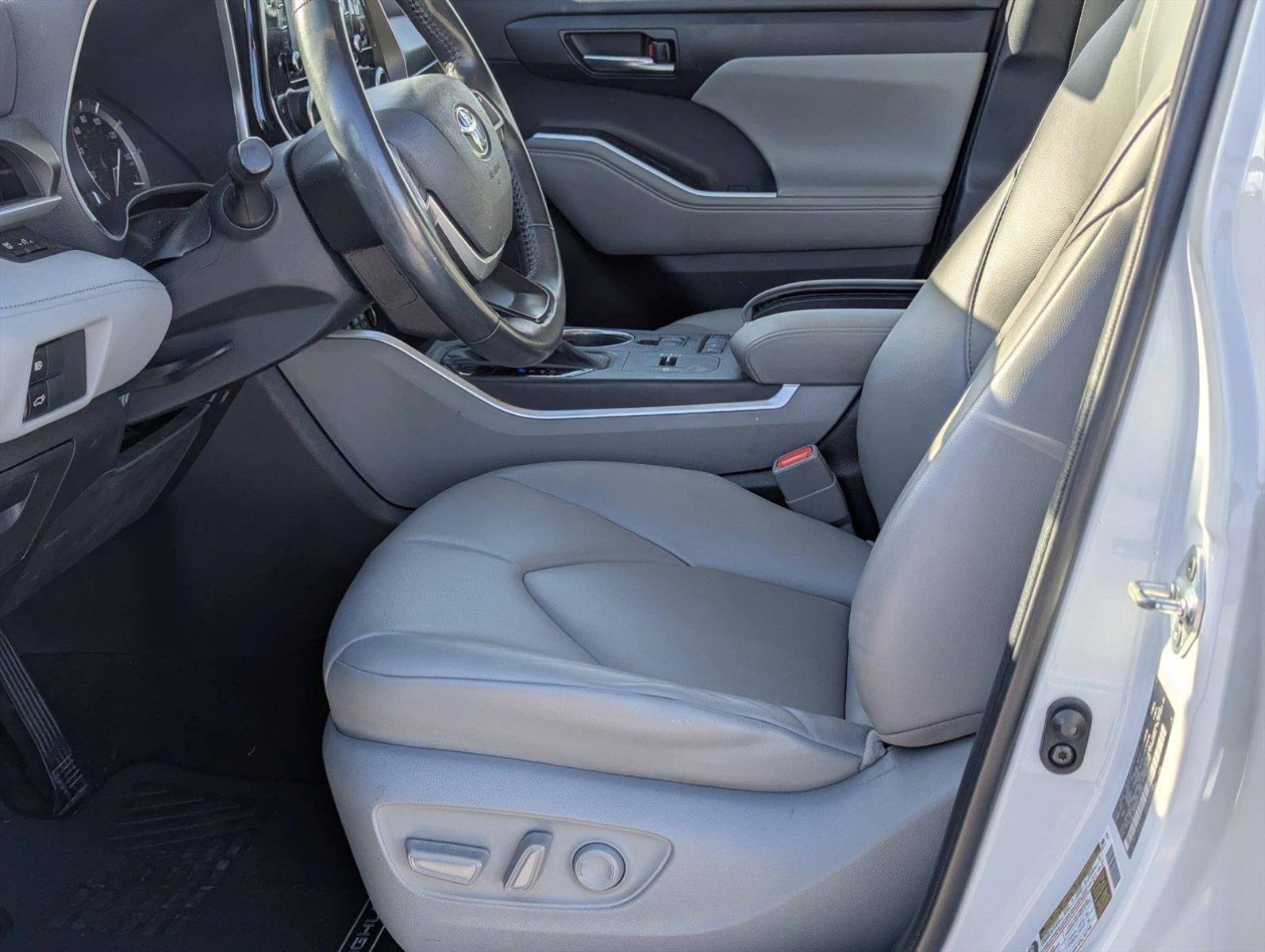 2022 Toyota Highlander Vehicle Photo in Ft. Myers, FL 33907