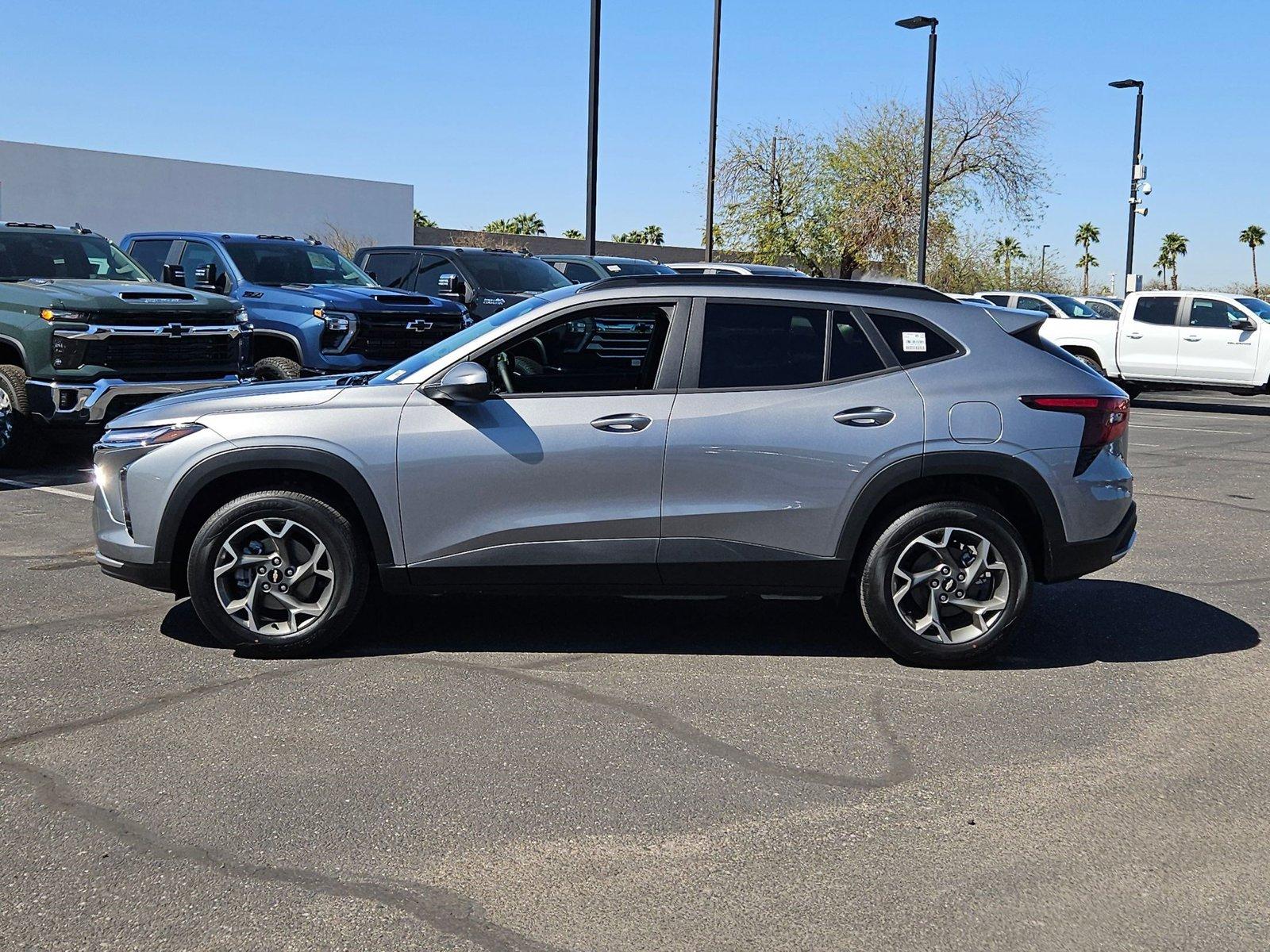 2025 Chevrolet Trax Vehicle Photo in GILBERT, AZ 85297-0446