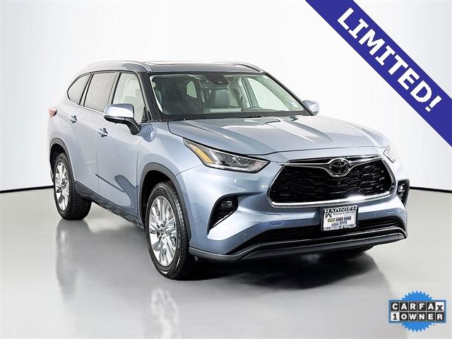 2023 Toyota Highlander Vehicle Photo in Puyallup, WA 98371
