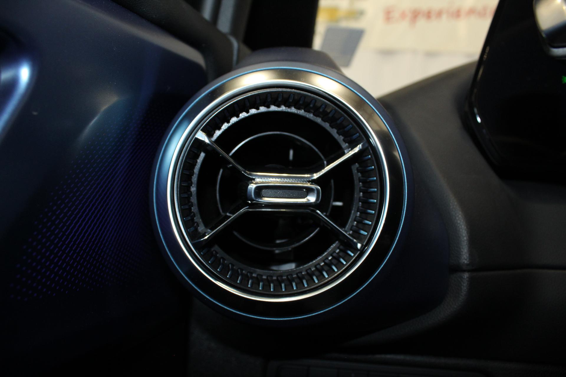 2025 Chevrolet Equinox EV Vehicle Photo in NORTHAMPTON, MA 01060-1120