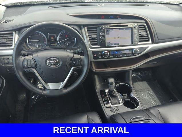 2019 Toyota Highlander Vehicle Photo in Merrillville, IN 46410