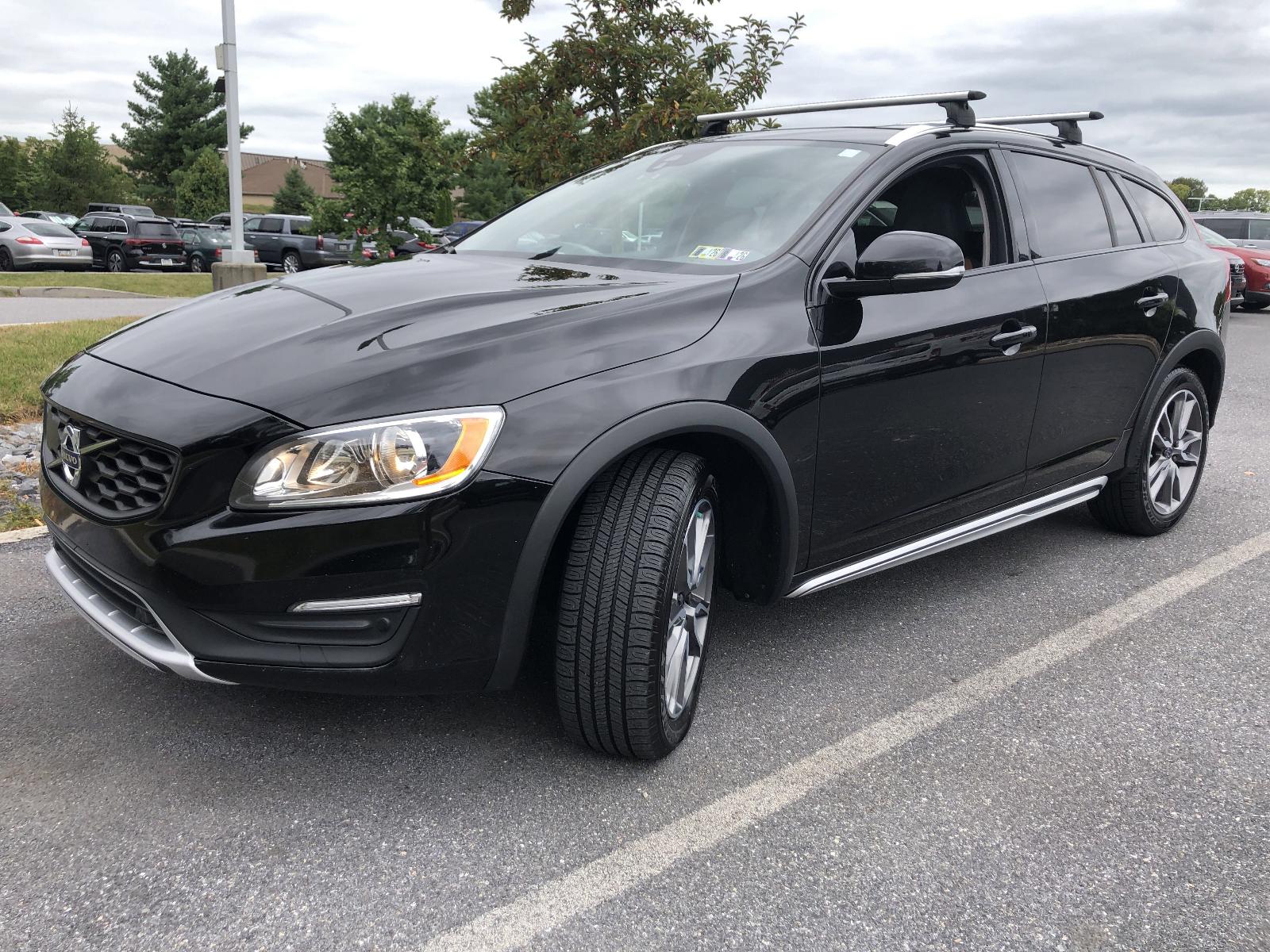 2017 Volvo V60 Cross Country Vehicle Photo in Mechanicsburg, PA 17050