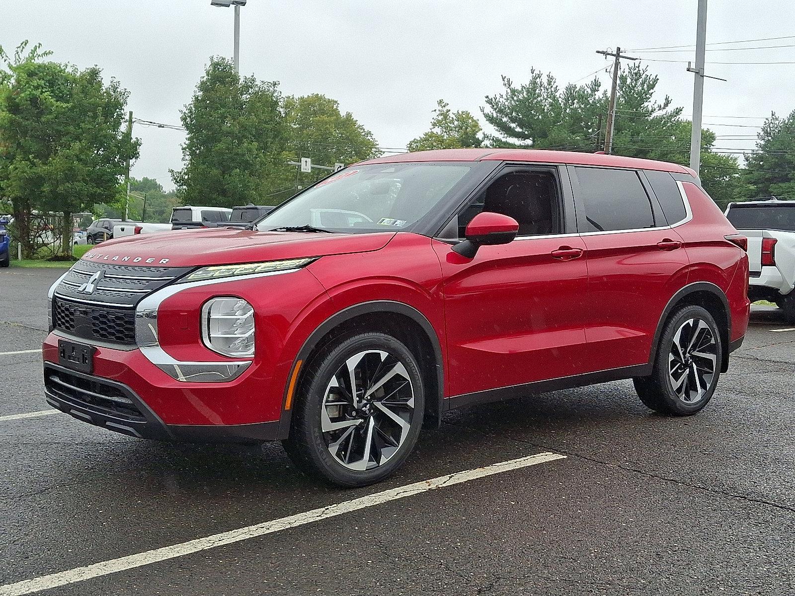 2022 Mitsubishi Outlander Vehicle Photo in Trevose, PA 19053