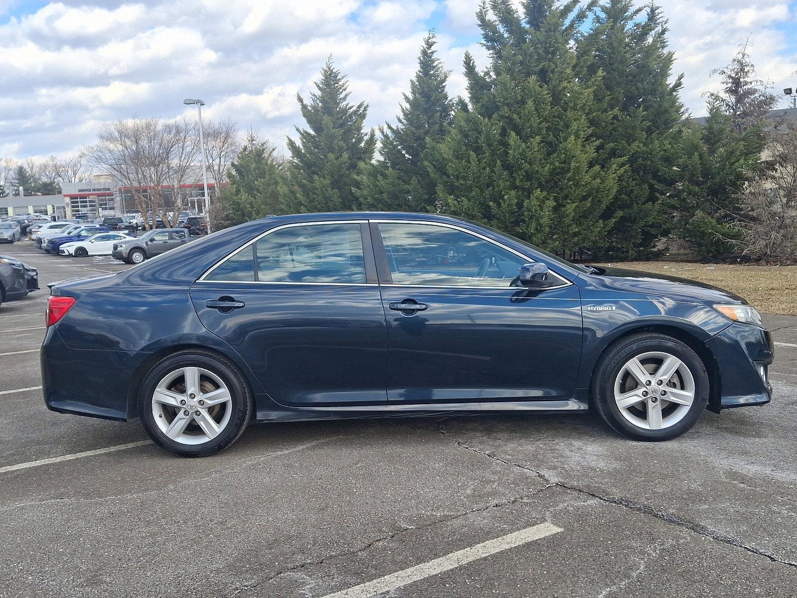 2014 Toyota Camry Hybrid Vehicle Photo in Trevose, PA 19053