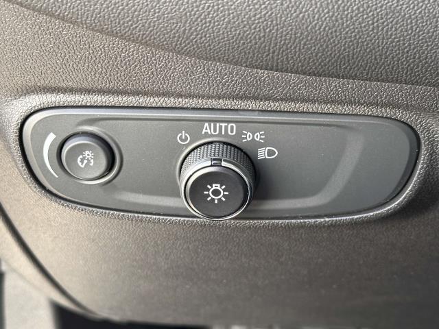 2022 Chevrolet Equinox Vehicle Photo in Roslyn, NY 11576