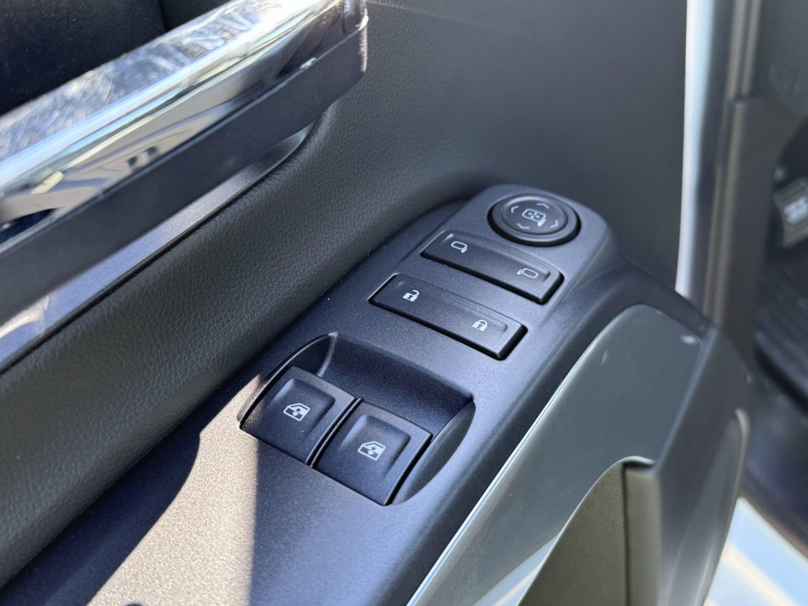 2024 Chevrolet Silverado 6500 HD Vehicle Photo in GEORGETOWN, TX 78626-7508
