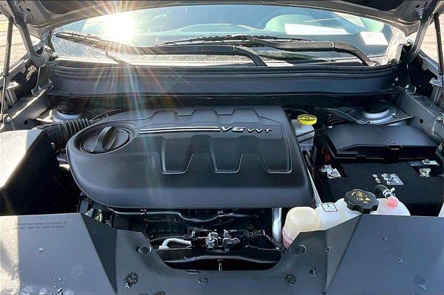 2021 Jeep Cherokee Vehicle Photo in TOPEKA, KS 66609-0000