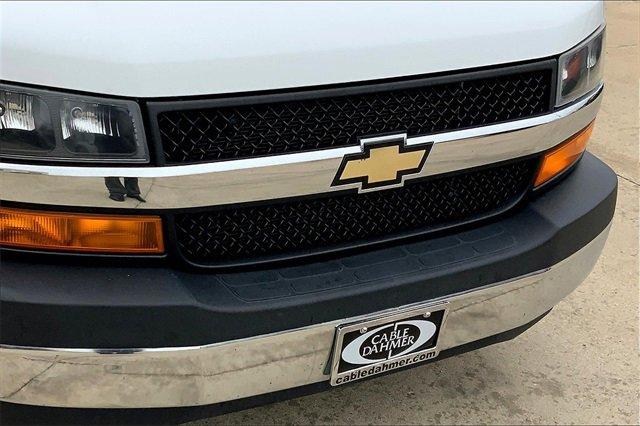 2021 Chevrolet Express Passenger 3500 Vehicle Photo in TOPEKA, KS 66609-0000