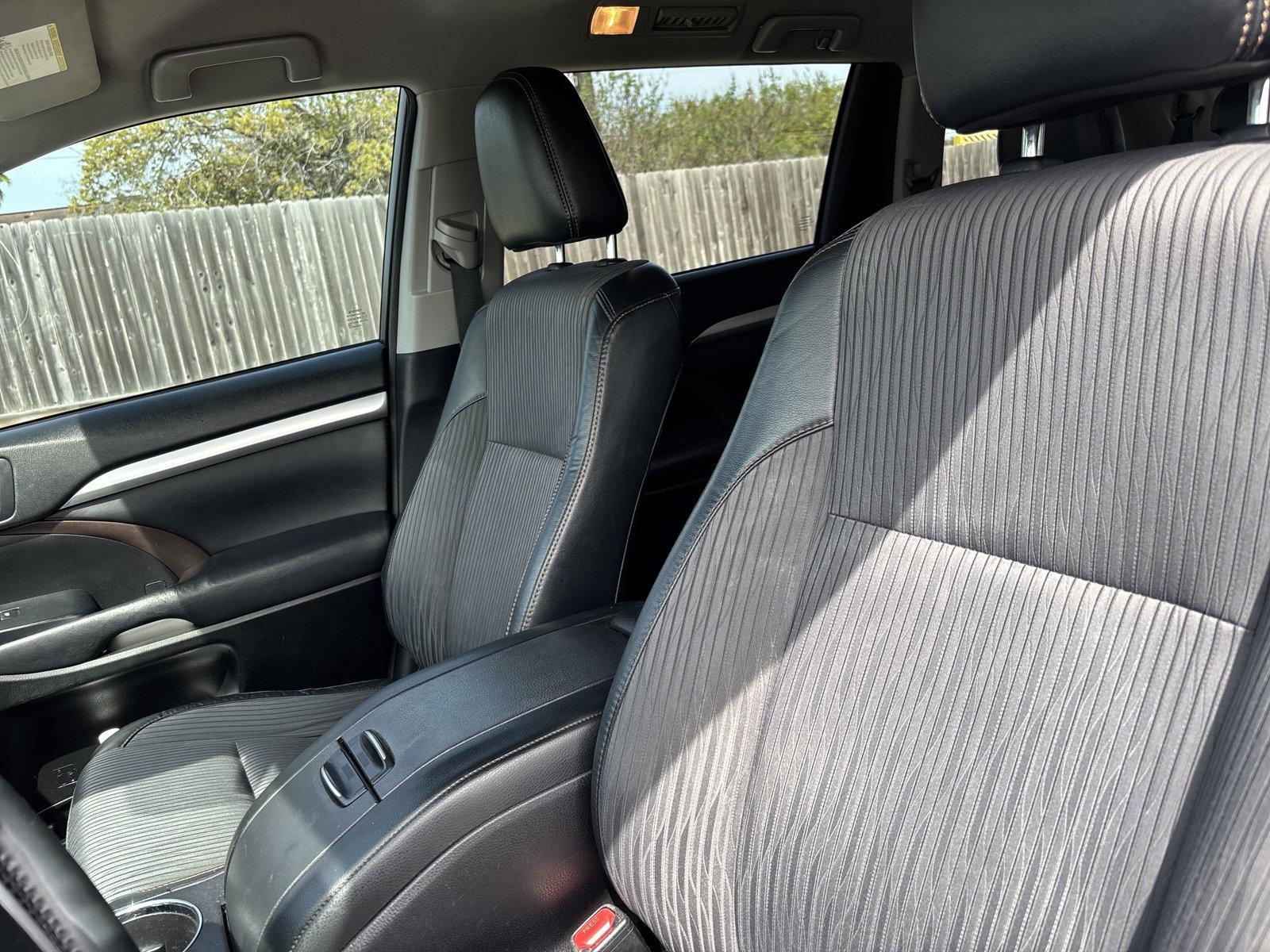 2017 Toyota Highlander Vehicle Photo in Corpus Christi, TX 78415