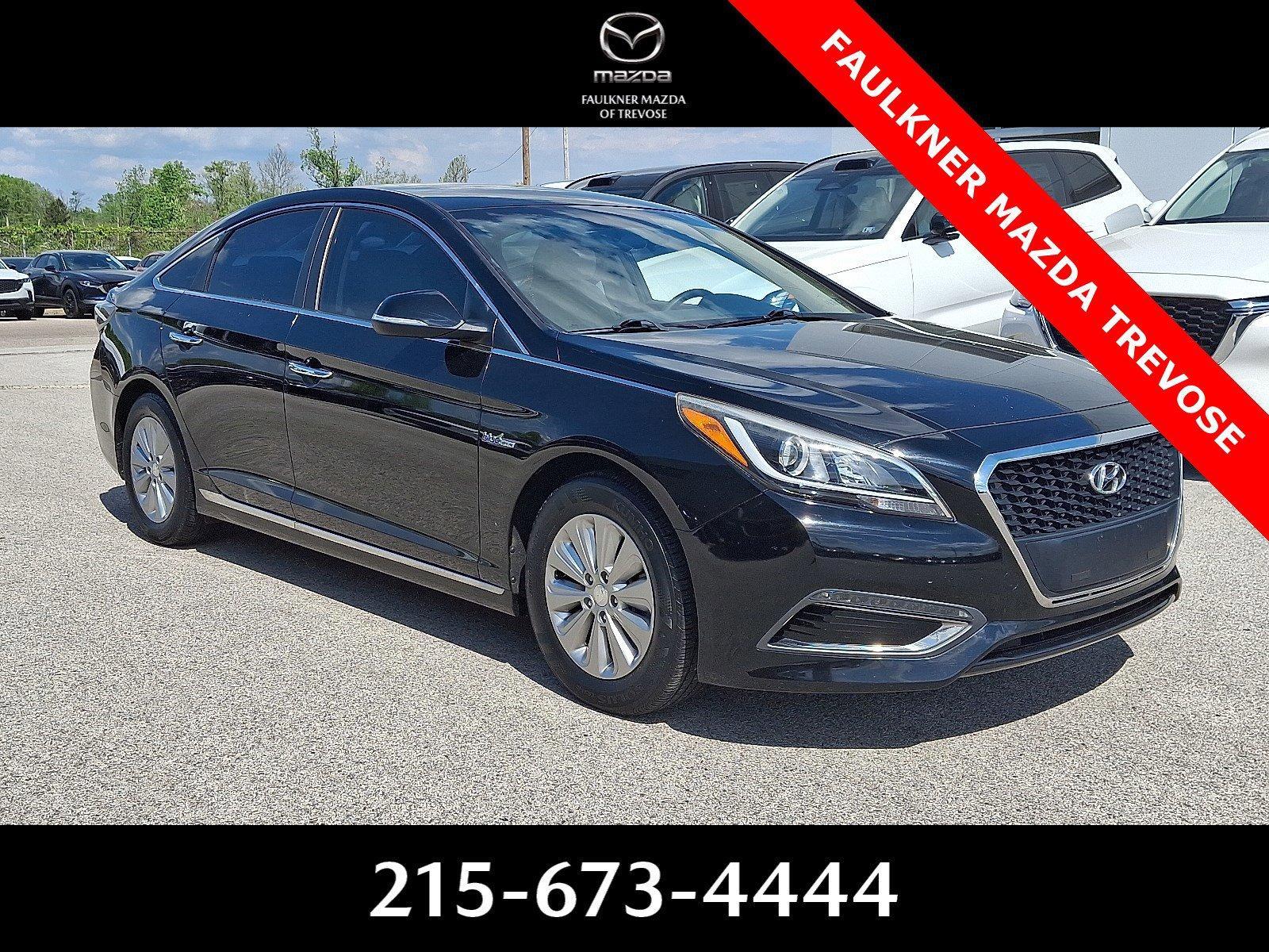 2017 Hyundai SONATA Hybrid Vehicle Photo in Trevose, PA 19053