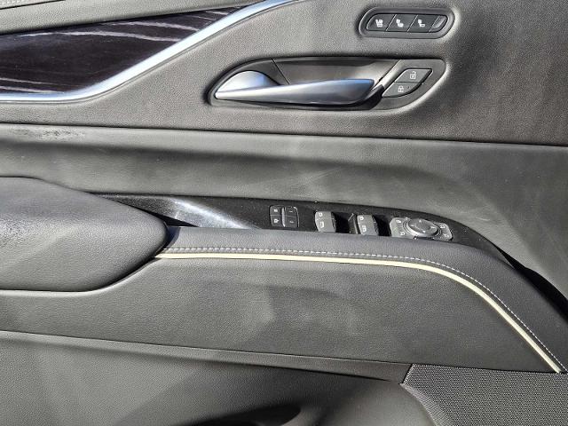 2022 Cadillac Escalade Vehicle Photo in DENTON, TX 76210-9321