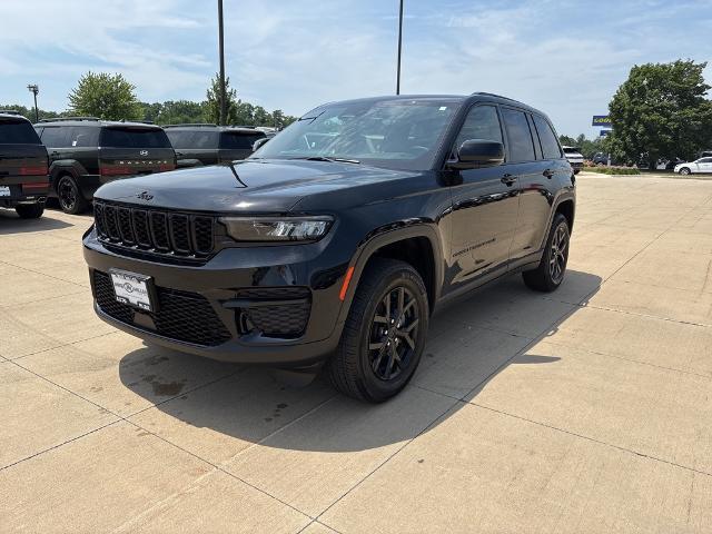 2024 Jeep Grand Cherokee Vehicle Photo in Peoria, IL 61615