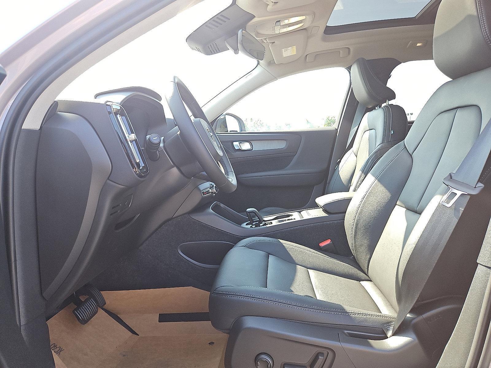 2026 Volvo XC40 Vehicle Photo in Trevose, PA 19053