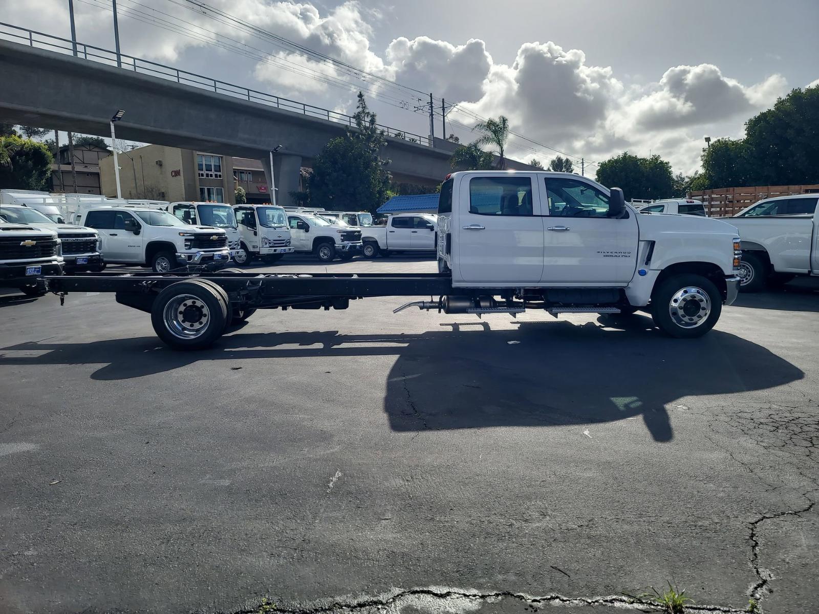 2023 Chevrolet Silverado Chassis Cab Vehicle Photo in LA MESA, CA 91942-8211