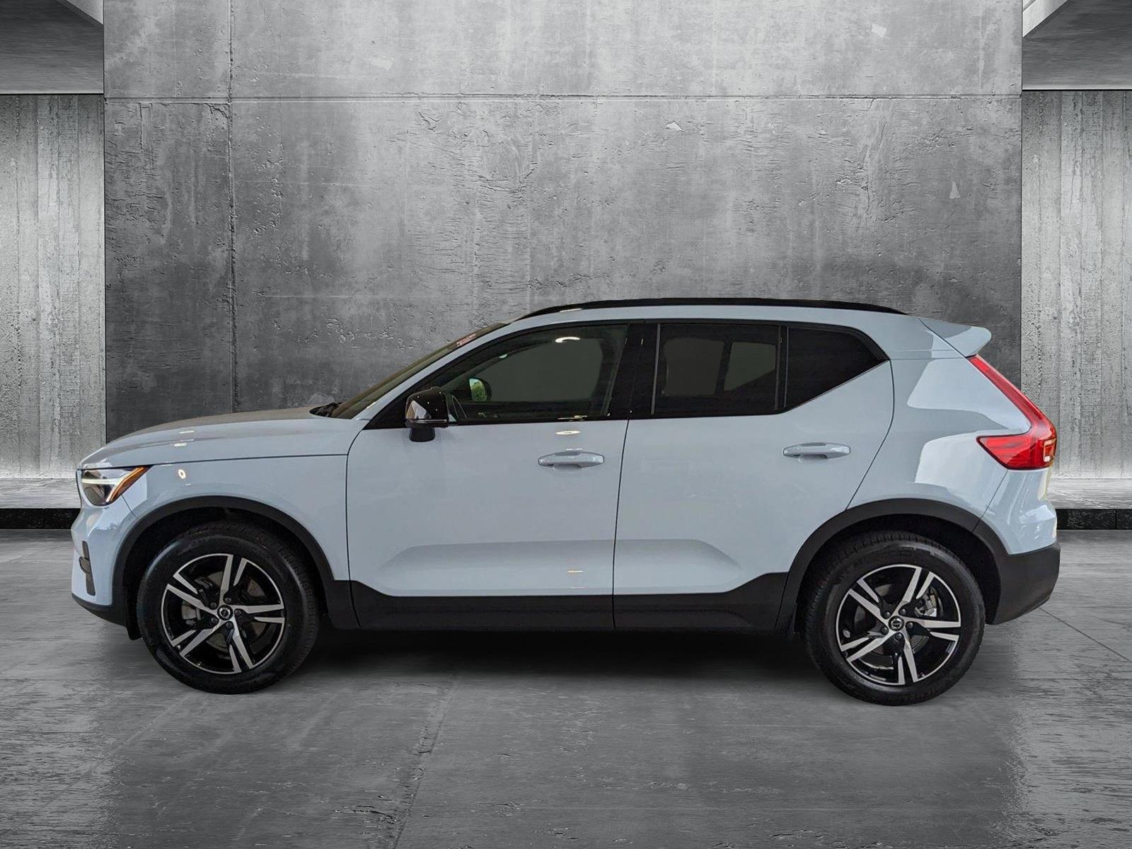 2024 Volvo XC40 Vehicle Photo in Sarasota, FL 34231