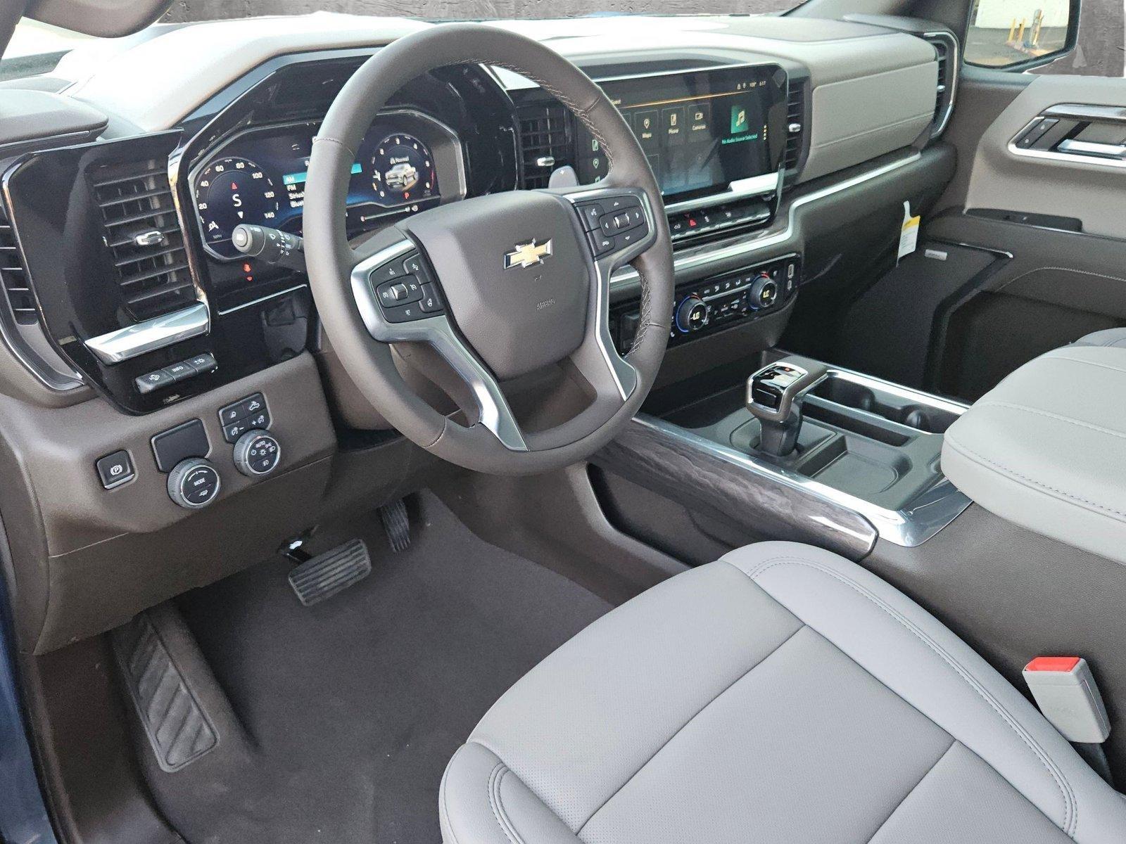 2024 Chevrolet Silverado 1500 Vehicle Photo in MESA, AZ 85206-4395