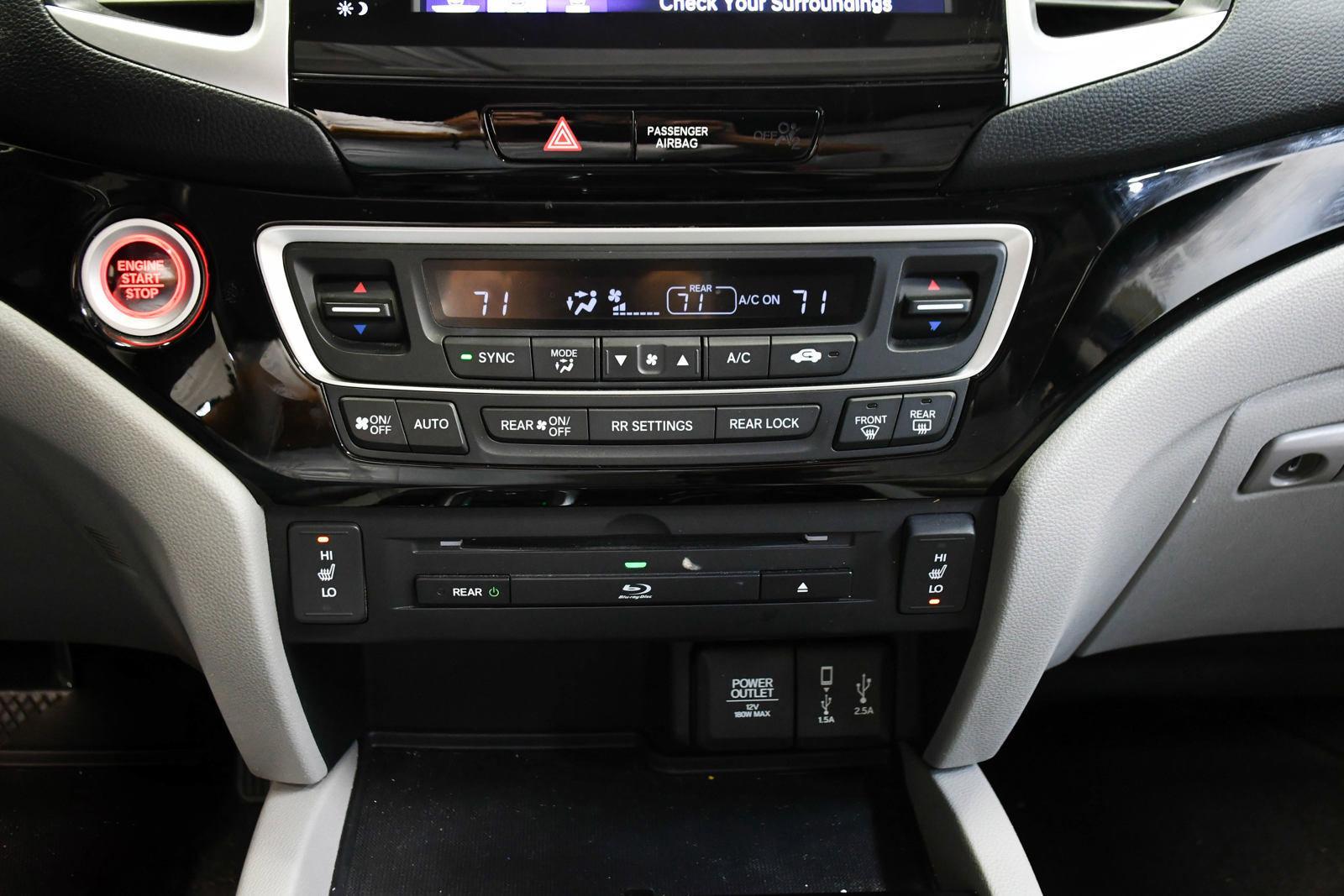 2017 Honda Pilot Vehicle Photo in DALLAS, TX 75235