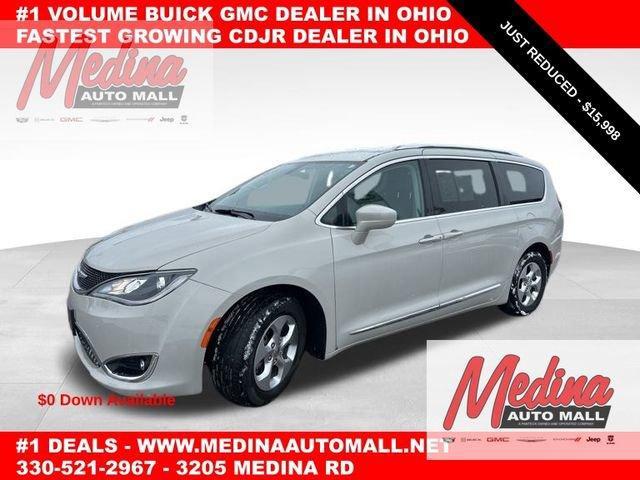 2017 Chrysler Pacifica Vehicle Photo in MEDINA, OH 44256-9631