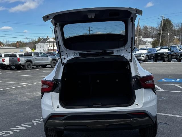 2025 Chevrolet Trax Vehicle Photo in GARDNER, MA 01440-3110