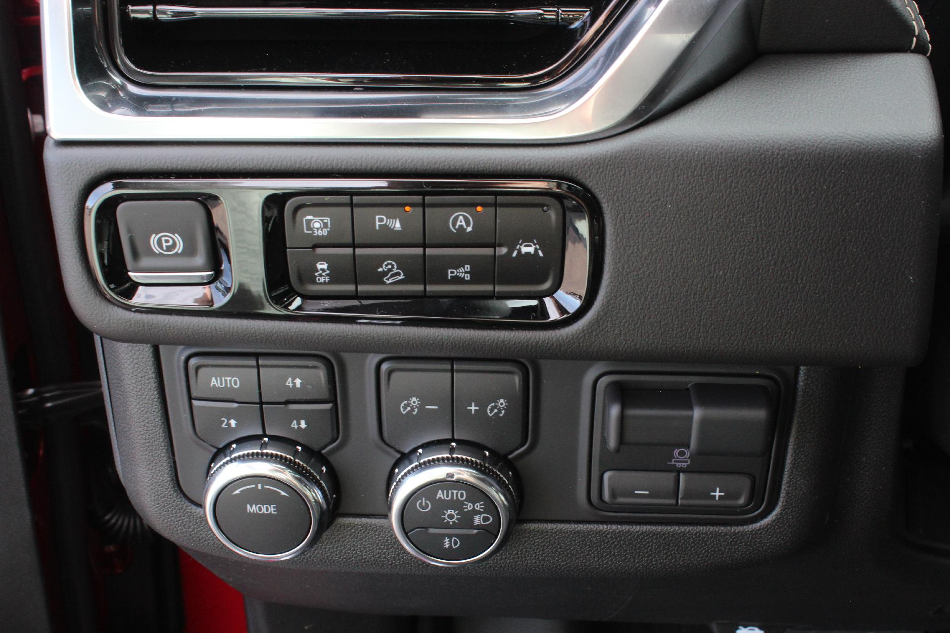 2025 GMC Yukon XL Vehicle Photo in AURORA, CO 80012-4011