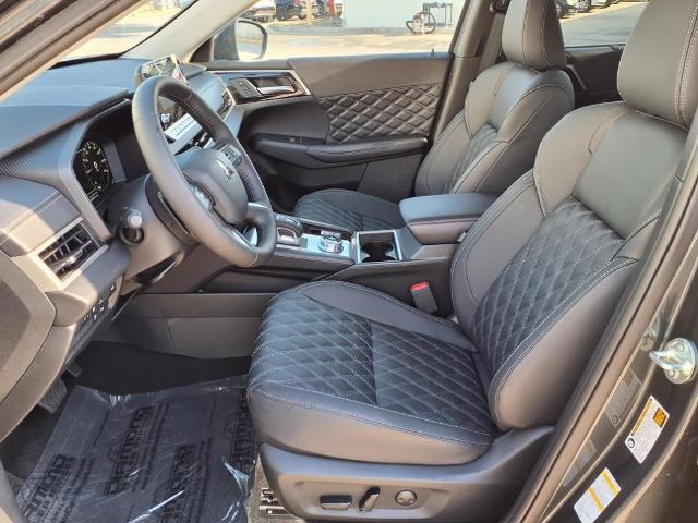 2025 Mitsubishi Outlander Plug-In Hybrid Vehicle Photo in Tampa, FL 33612