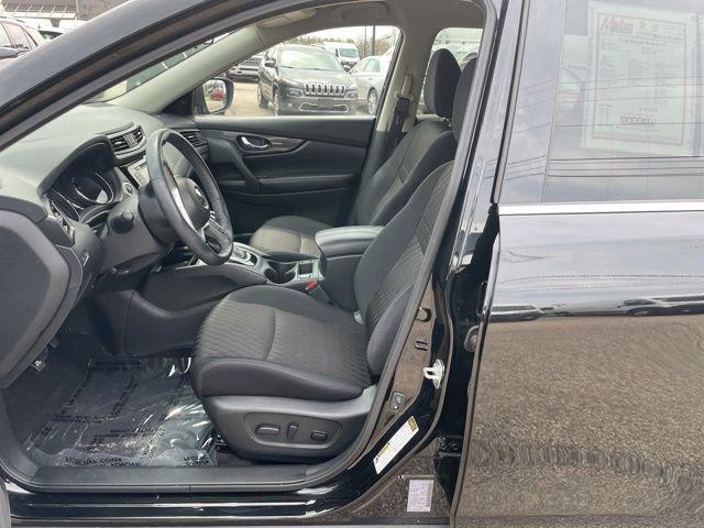 2018 Nissan Rogue Vehicle Photo in MEDINA, OH 44256-9631