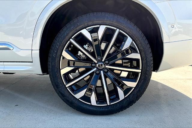 2025 Volvo XC90 Vehicle Photo in Grapevine, TX 76051