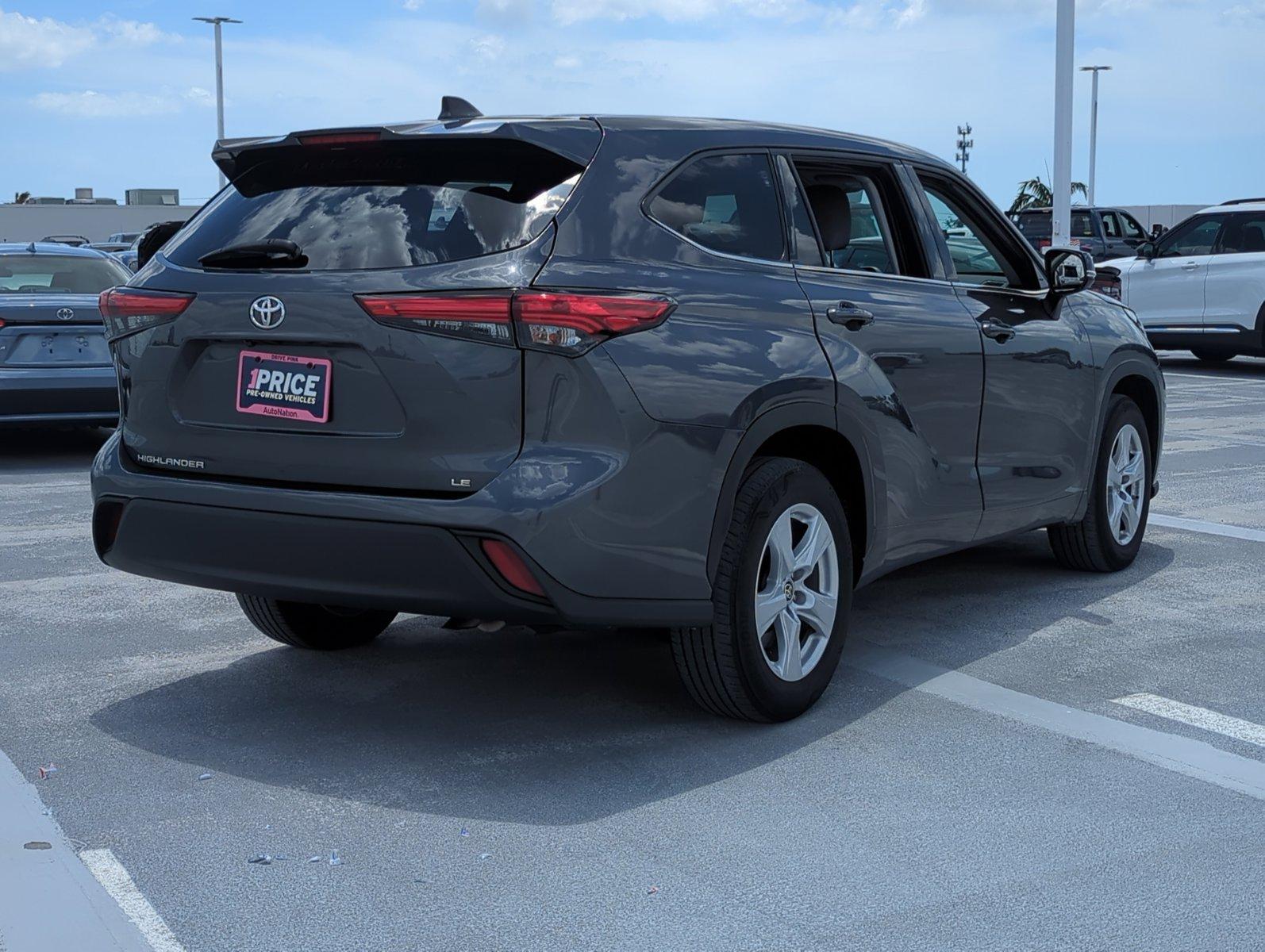 2022 Toyota Highlander Vehicle Photo in Ft. Myers, FL 33907